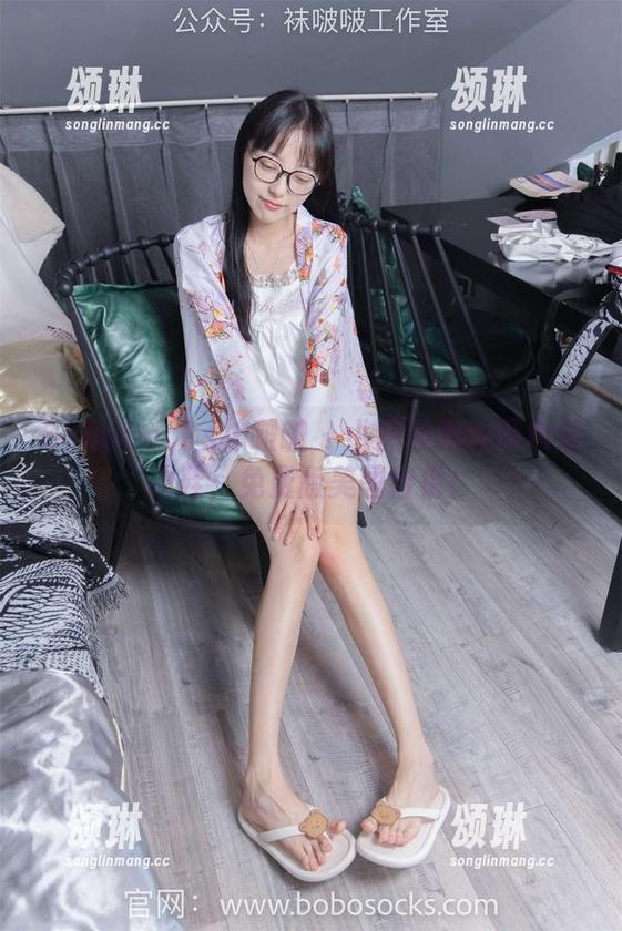 BoBoSocks袜啵啵 - 小沫和她的黑色运动鞋，免费版美图特供！