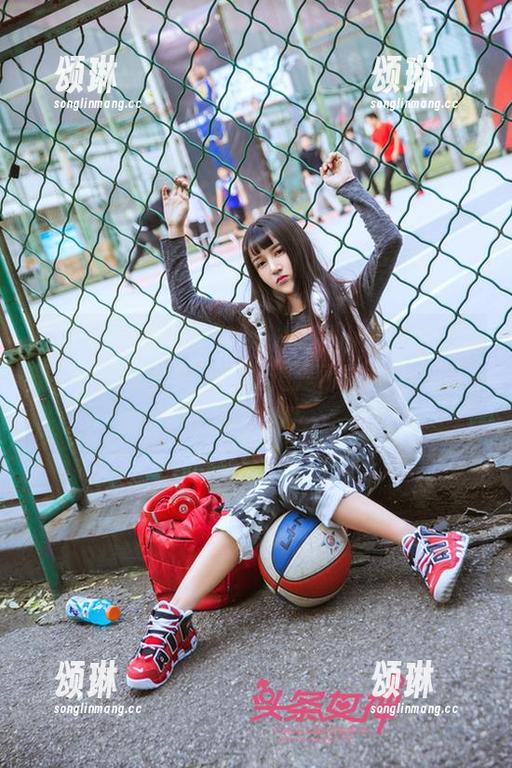 TouTiao头条女神-小晴子 TouTiao头条女神 - 这就是小晴子蕾丝图册,细腻又柔美,不知道是不是因为我眼光不够独特……