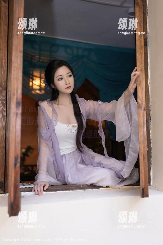 Xiuren秀人网 - 糯美子MINIbabe在私房里的美图，像是每一口都带着甜心，就是分不清是谁的甜。