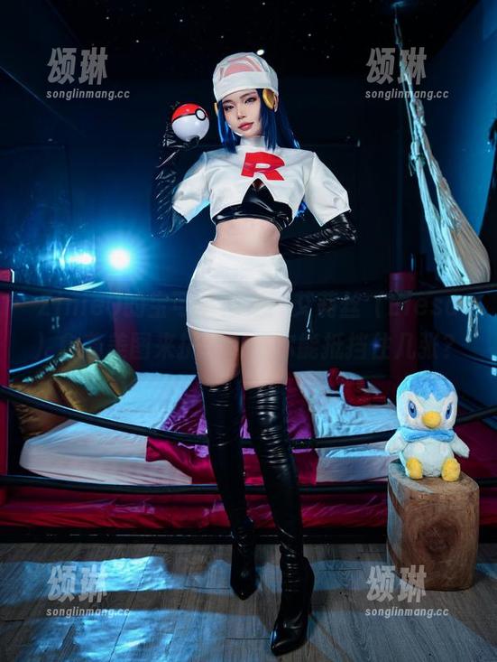 ZinieQ的宝可梦档案：艾莉丝（Elesa）拿着美图来挑衅，看你能抵挡住几张？