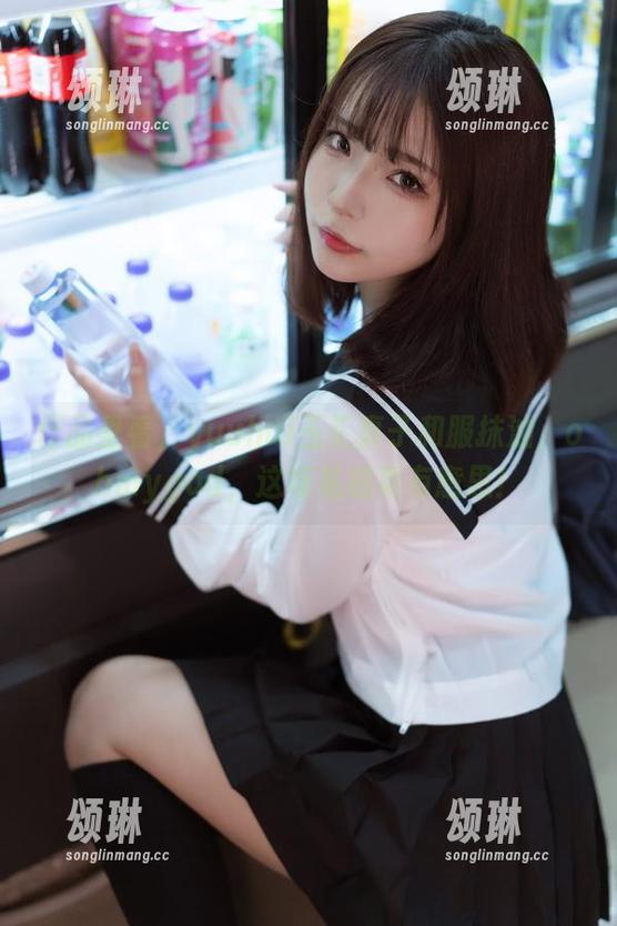 作品里看，yuuhui玉汇真子和服抹油，ohmygod，这场私拍真有意思！