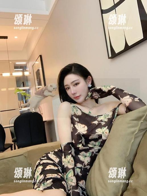 不爱笑的赛琳 微密圈 - 关于不爱笑的赛琳的瑜伽写真,图库里怎么会那么多难度超高的动作?我快要摔跤了!