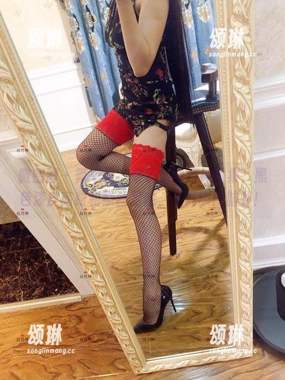 丝月神 微密圈 - 简单说,来了个丝月神图集,黑色漆皮高跟和黑丝足底,下载顺便脑补!