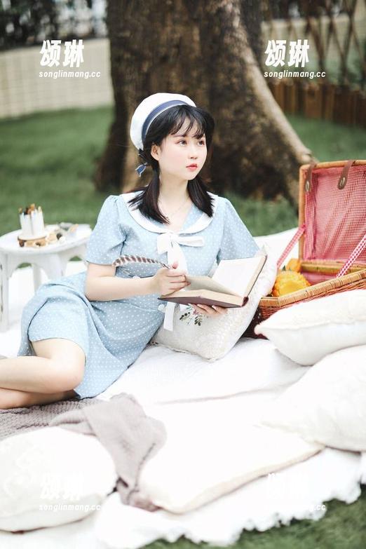 依依超级懒 这次居然是依依超级懒的户外,免费的图册都能打折!