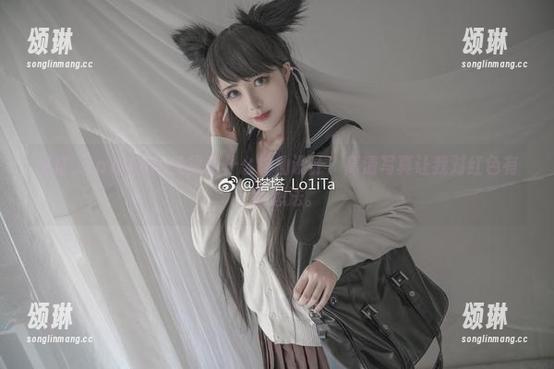塔塔_Lo1iTa 塔塔_Lo1iTa的红裙是什么神仙设计?高清写真让我对红色有了新想法。
