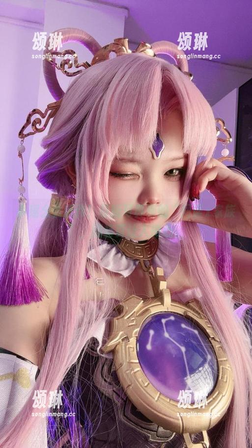 小瑶幺幺新作！最新写真里的“间谍x家族”，剧情真让人捧心。