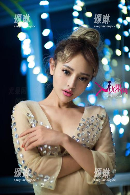 尤果网-含含 尤果网 - 含含这美腿,原图一出,打破我的审美底线,完全不想再看别的了!
