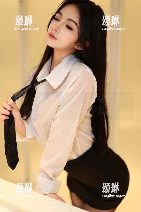 尤蜜荟-黄歆苑 尤蜜荟 - 豹纹在黄歆苑手里,仿佛变成了另一种语言,精选作品难道不想聊聊么?
