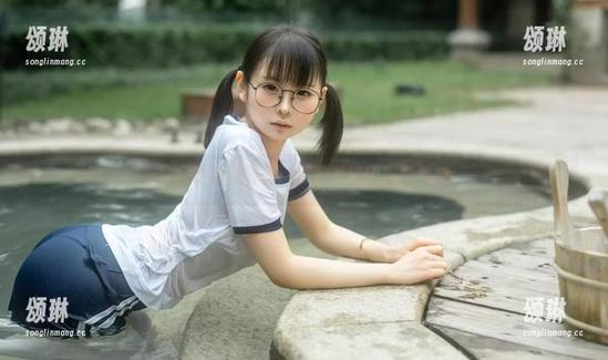 幼水铃衣 幼水铃衣的夏天:清澈到能用高清看底