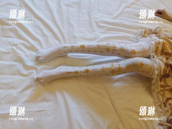 想要个公主抱 听说修女也想要个公主抱?定制写真让我们来聊聊吧!