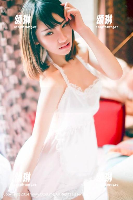 推女神 - 赵伊彤的美图，镂空像是给我挖了个心口的洞。