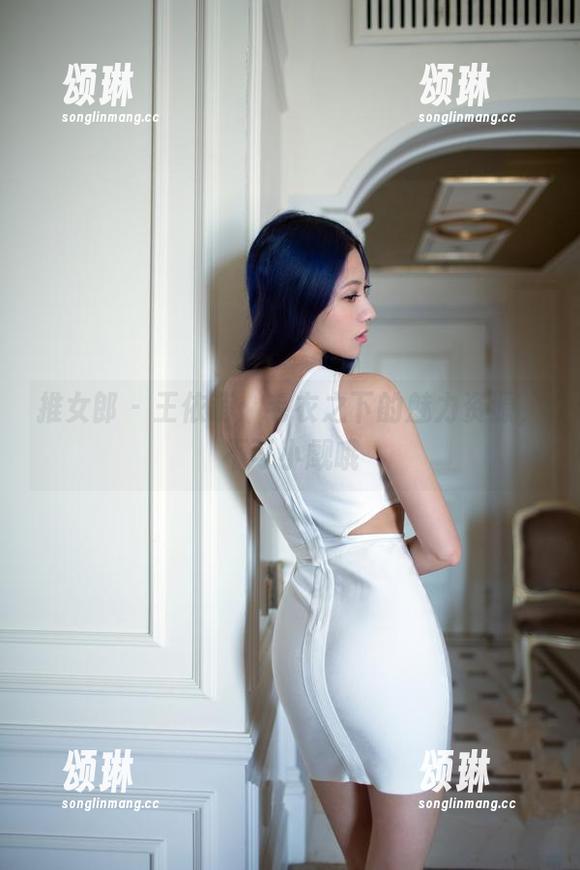 推女郎-王依萌 推女郎 - 王依萌:毛衣之下的魅力资源,不可小觑哦