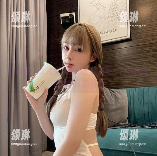 无欲无求的推土君 微密圈 - 无欲无求的推土君出游,户外风光偶遇乱入的画面