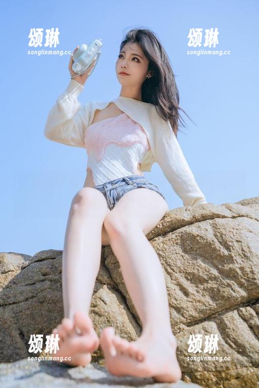 桃良阿宅 桃良阿宅和她的瑜伽图片合集:健身与灵魂的奇妙碰撞。