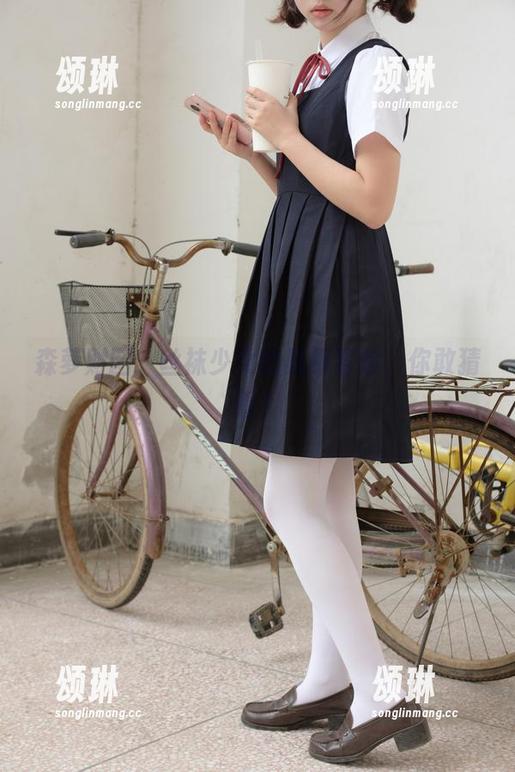 森萝财团：丝袜少女的最新冒险，你敢猜看？