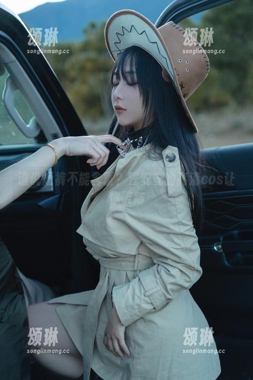 浅安安 谁说短裤不能含蓄?浅安安的高清cos让你破防