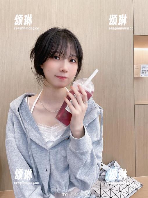 炸酱沐沐的黑太子系列套图，这次更新绝对是让你眼前一亮哦