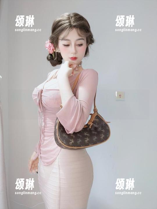 白银81 精选白银81的长发小护士,oh我的天,这样的护士是谁不喜欢啊!