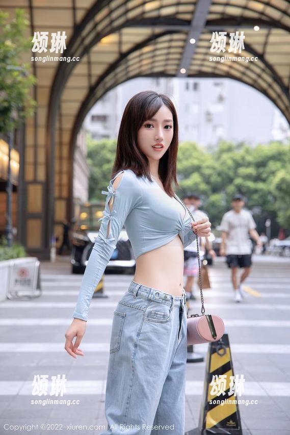 秀人网 - 在最新的任莹樱Jenny少女合集里，淘气的小心思藏哪里呢？