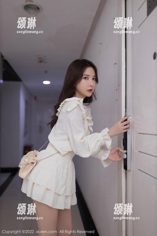 秀人网-刘飞儿Faye 秀人网 - 刘飞儿Faye的校园高清壁纸:让你的手机好像也在上课!