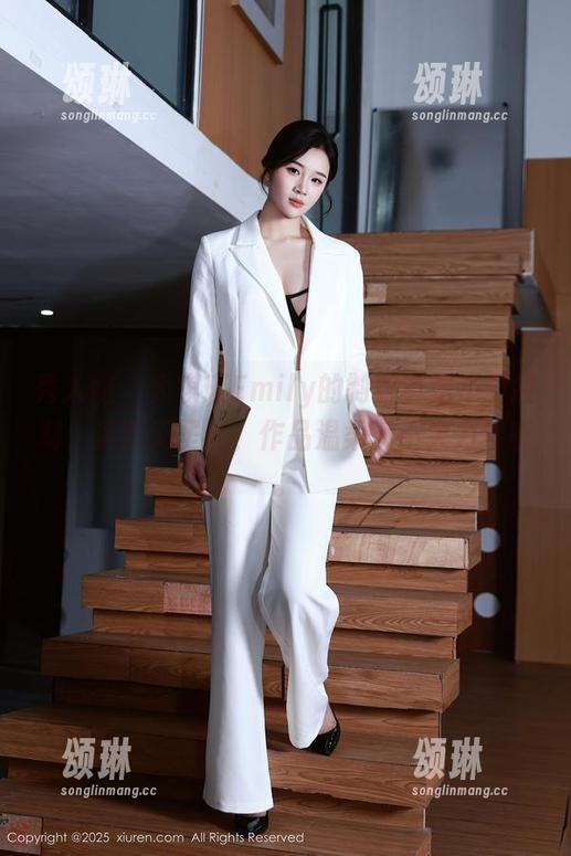 秀人网-大琪琪Emily 秀人网 - 大琪琪Emily的制服真是不受控制,居然无圣光,作品温柔又不失力量感。