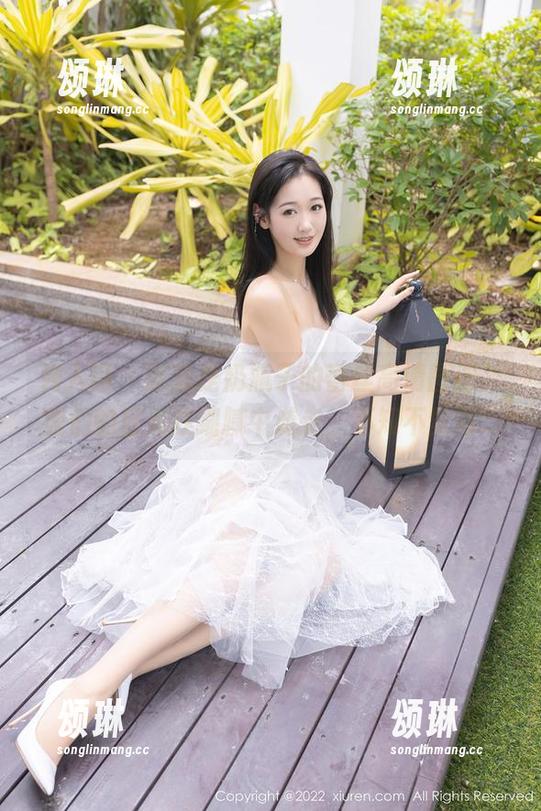 秀人网 - 这就是奶瓶子的蕾丝高清图册，我们的目光在细腻中游走，不知不觉间...