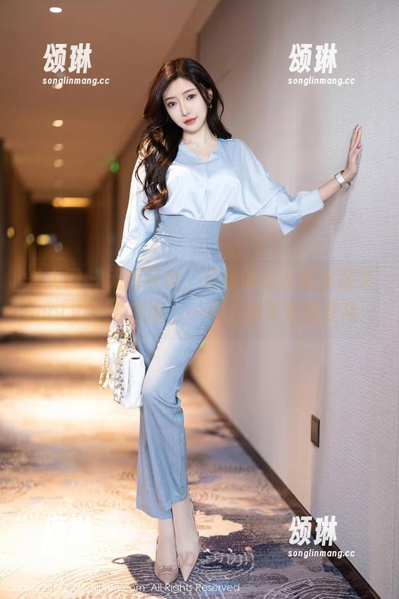 秀人网-徐莉芝Booty 秀人网 - 无话可说,只想悄悄收藏徐莉芝Booty的JK原图,一种心照不宣的欣赏…