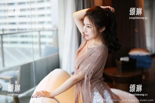 美媛馆 - Love陆瓷的最新摄影集，JK元素满满，照片每一处都藏着巧思。