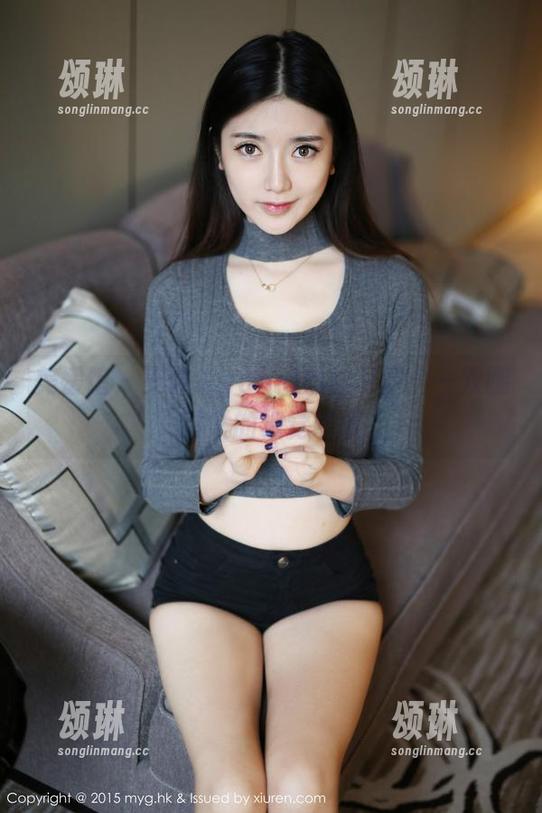 美媛馆 - 王馨瑶yanni黑丝写真：一双腿引发的视觉革命