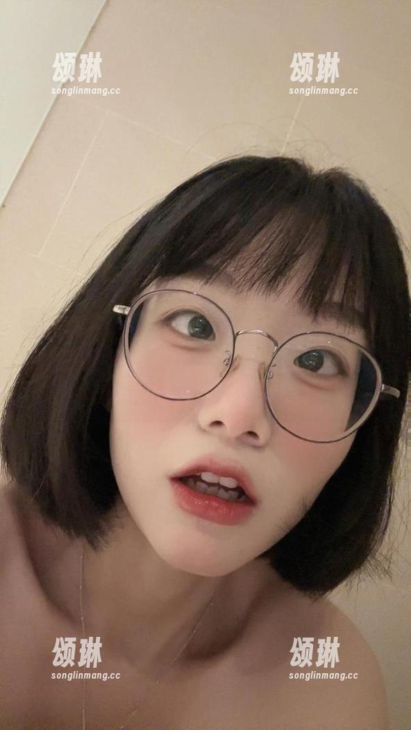 微密圈 - 突然发现，胜利的小生活弄出的制服原图居然可以这样有趣，快来翻翻她的作品集，口味十足！