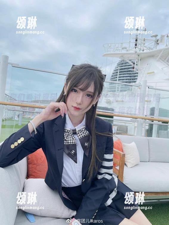 腐团儿Ikaros 你们看过腐团儿Ikaros的全套礼服图包吗?我觉得这不是穿衣,这是直接在给观众上课啊!