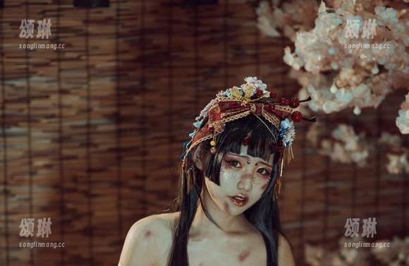 芊川一笑MNK带你免费穿越连体衣作品，笑声不断！
