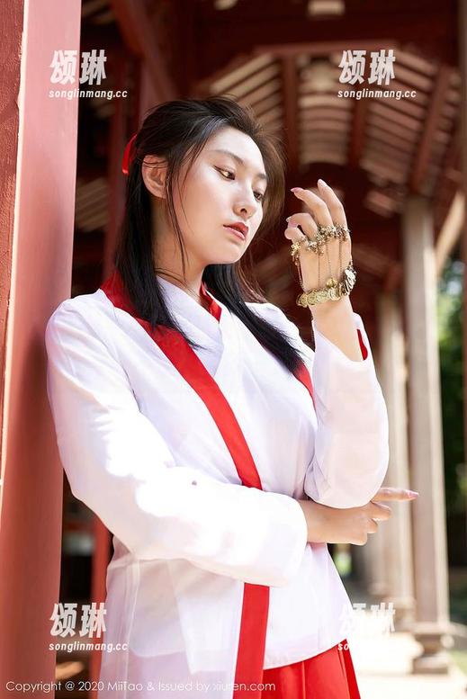 蜜桃社-许思铭 蜜桃社 - 许思铭的新图集——礼服?真看不懂!更新一下吧!