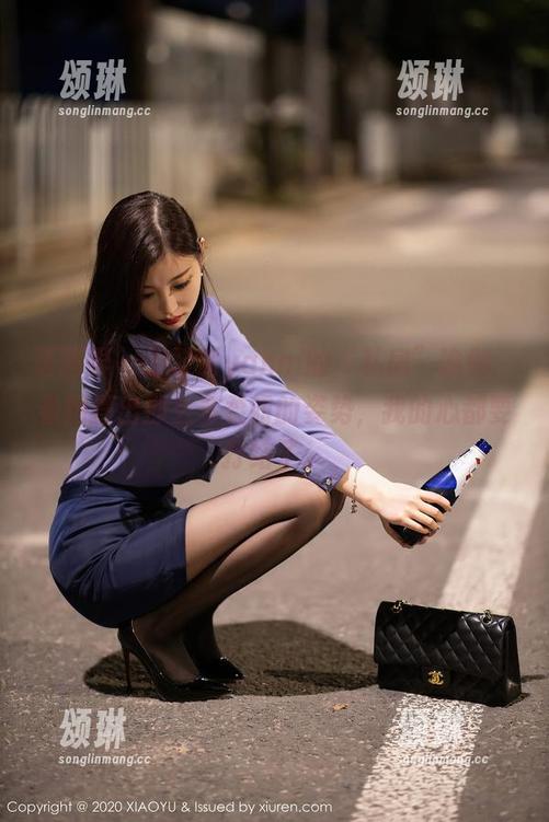 语画界 - 王馨瑶yanni的“私房”瑜伽：看她摆出那么多柔韧的姿势，我的心都要打结了。