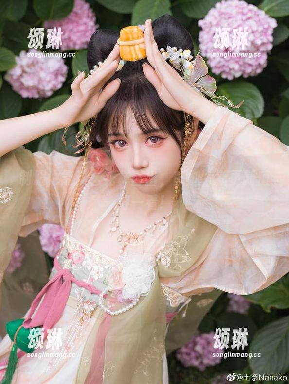 贰加六 制服也能这么花样百出,贰加六新更新值得一看!
