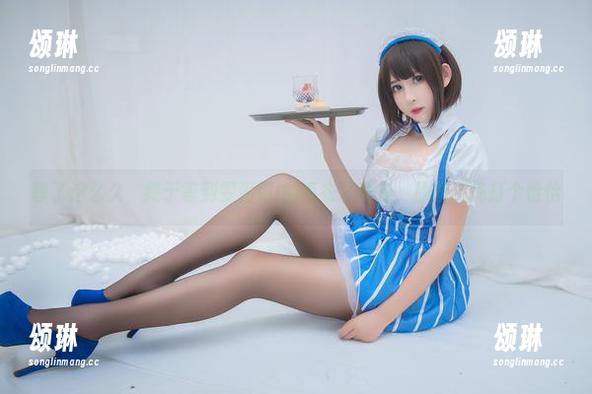 雯粥粥i 等了这么久,终于等到雯粥粥i的毛衣写真集,原图我先打个恰恰