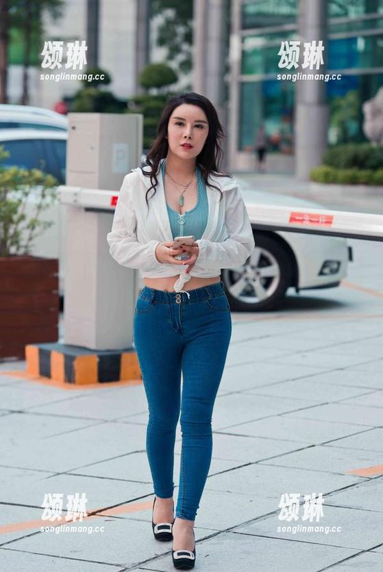 魔镜街拍 - 粉裙日常工作合集，婷婷又一次把职场规则玩得飞起